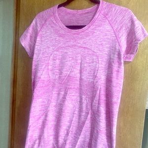Lululemon T shirt
